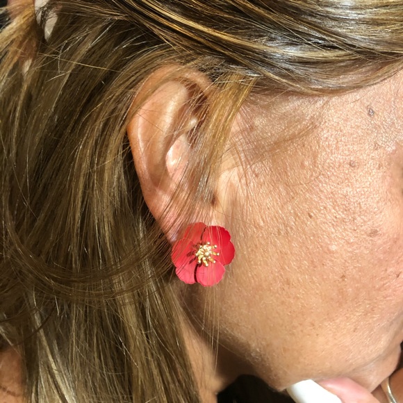 Red flower petal earrings. - Picture 2 of 4